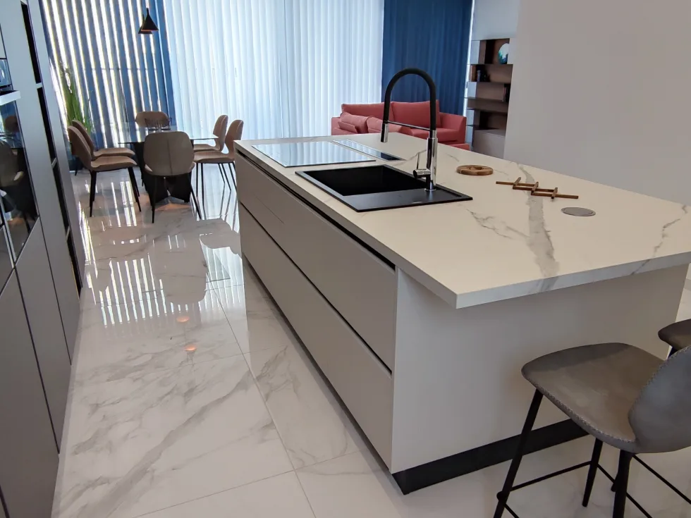 4 bed Penthouse For Rent in Sliema, Sliema - thumb 8