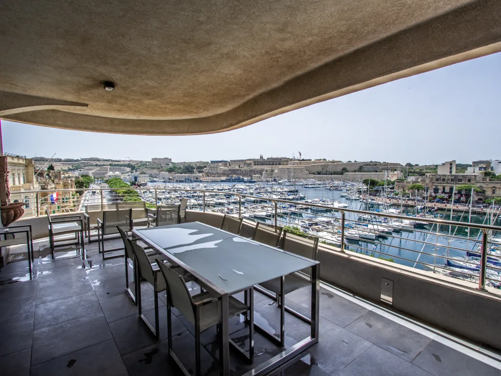 3 bed Apartment For Rent in Ta' Xbiex, Ta' Xbiex - thumb 9