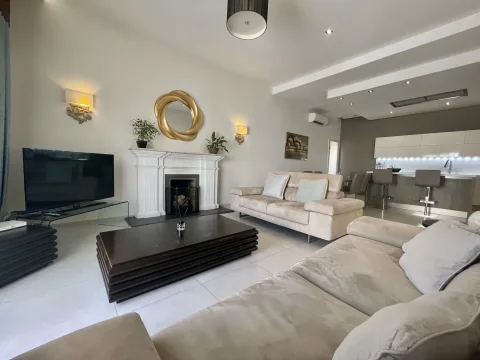 3 bed Maisonette For Rent in St Julian's, St Julian's - thumb 2