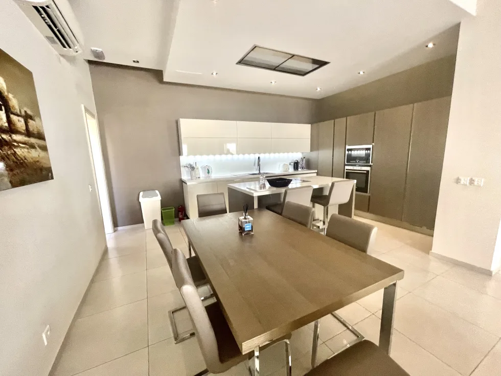 3 bed Maisonette For Rent in St Julian's, St Julian's - thumb 4