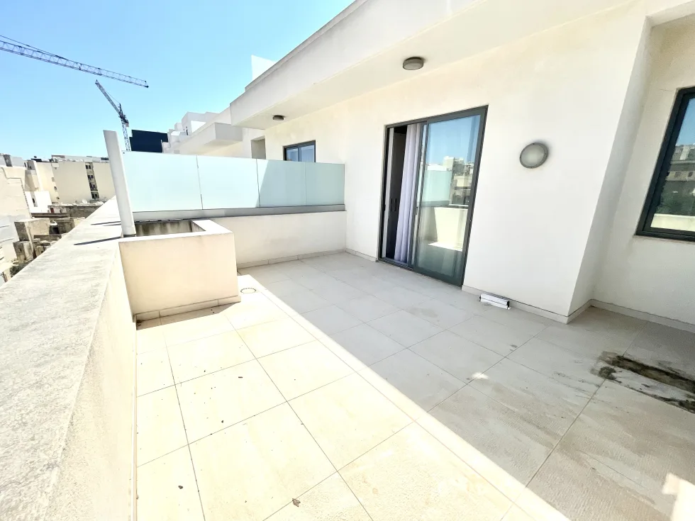 2 bed Apartment For Rent in Sliema, Sliema - thumb 13