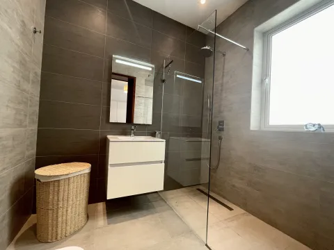 2 bed Apartment For Rent in Sliema, Sliema - thumb 19