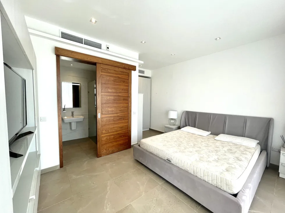 1 bed Penthouse For Rent in Sliema, Sliema - thumb 9