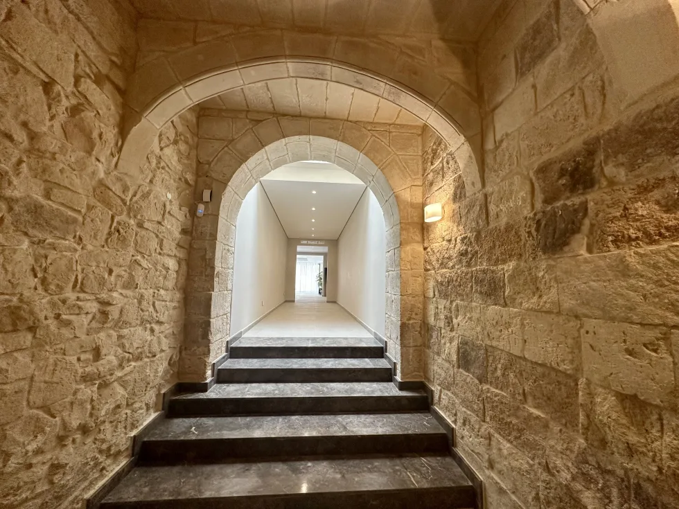 5 bed House of Character For Rent in Zebbug, Zebbug - thumb 3