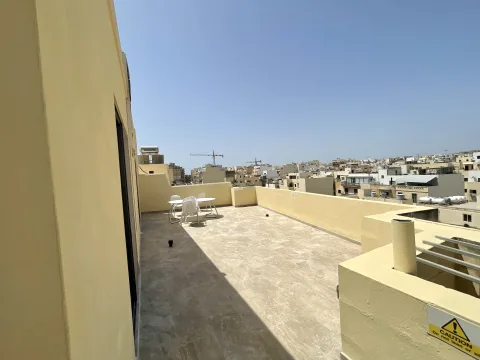 3 bed Penthouse For Rent in Sliema, Sliema - thumb 7