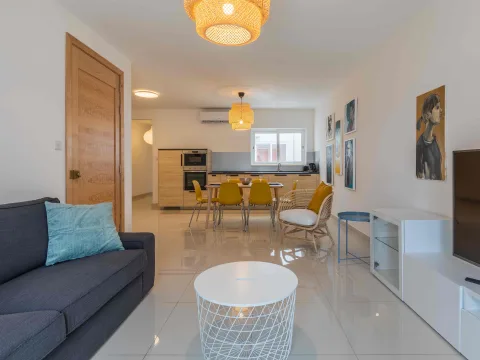 3 bed Apartment For Rent in Gzira, Gzira - thumb 2