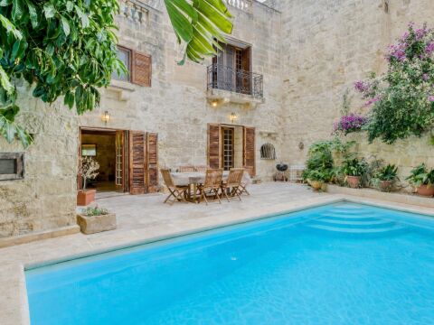 4 bed House of Character For Rent in Naxxar, Naxxar - thumb 1
