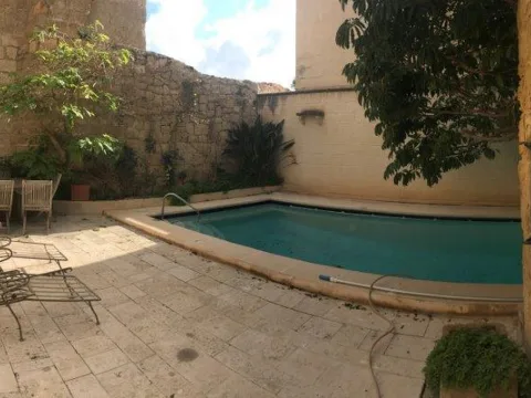 4 bed House of Character For Rent in Naxxar, Naxxar - thumb 1
