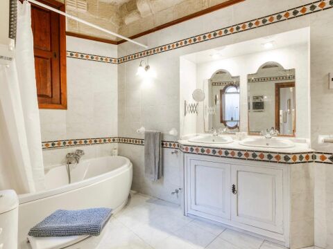 4 bed House of Character For Rent in Naxxar, Naxxar - thumb 16