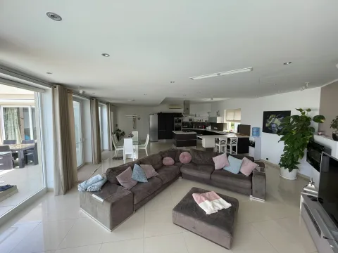 3 bed Villa For Rent in Naxxar, Naxxar - thumb 4