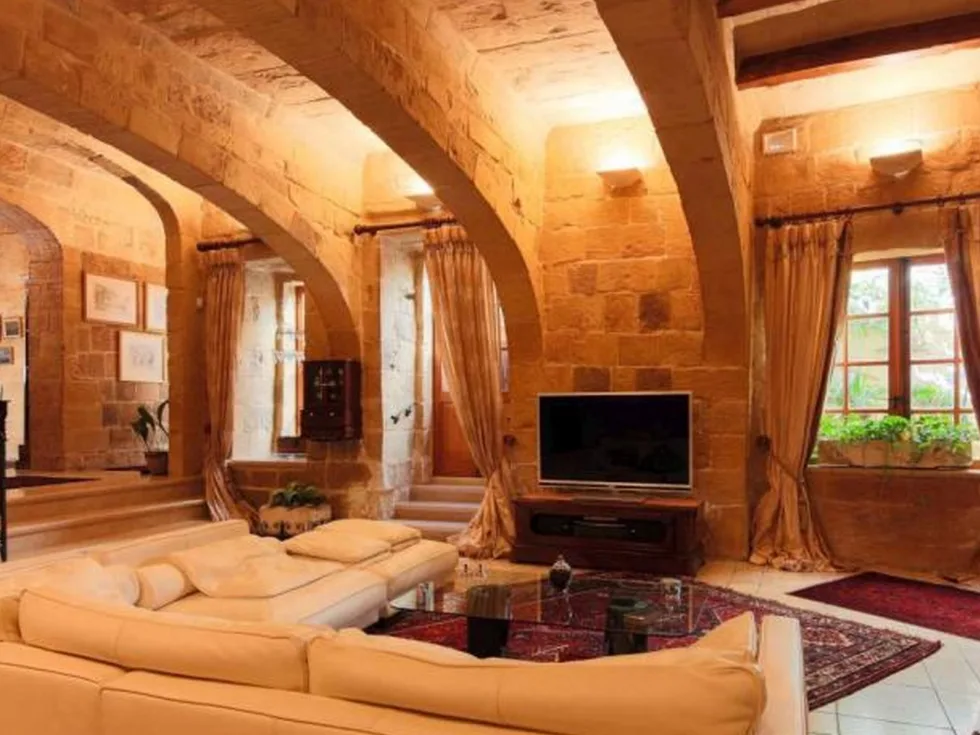 4 bed House of Character For Rent in Birkirkara, Birkirkara - thumb 1