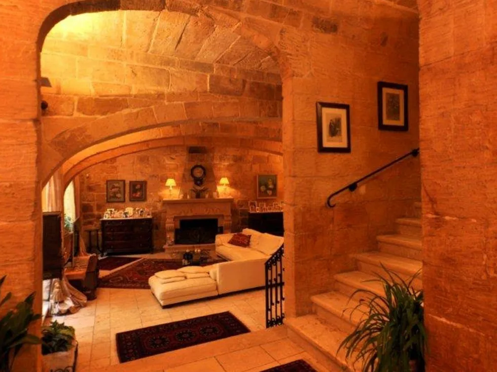 4 bed House of Character For Rent in Birkirkara, Birkirkara - thumb 8