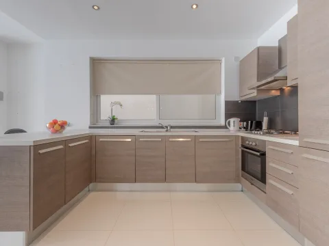 3 bed Apartment For Rent in Swieqi, Swieqi - thumb 7