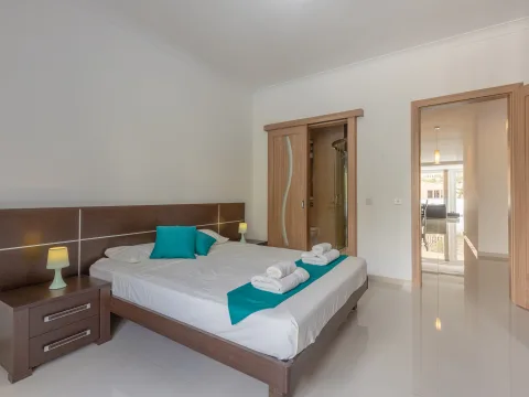 3 bed Apartment For Rent in Swieqi, Swieqi - thumb 8