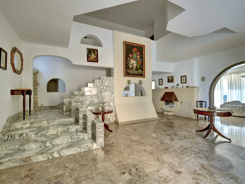 4 bed Villa For Rent in Ta' Xbiex, Ta' Xbiex - thumb 2