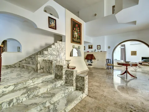 4 bed Villa For Rent in Ta' Xbiex, Ta' Xbiex - thumb 3