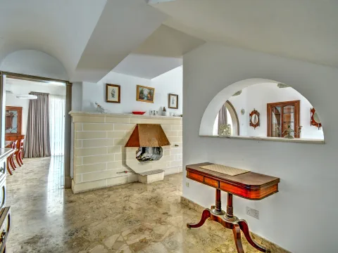 4 bed Villa For Rent in Ta' Xbiex, Ta' Xbiex - thumb 4