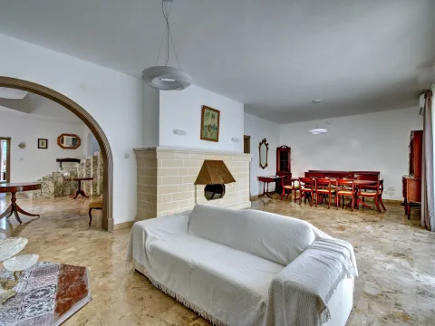 4 bed Villa For Rent in Ta' Xbiex, Ta' Xbiex - thumb 7