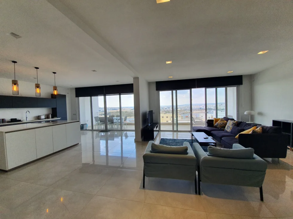 4 bed Apartment For Rent in Sliema, Sliema - thumb 2