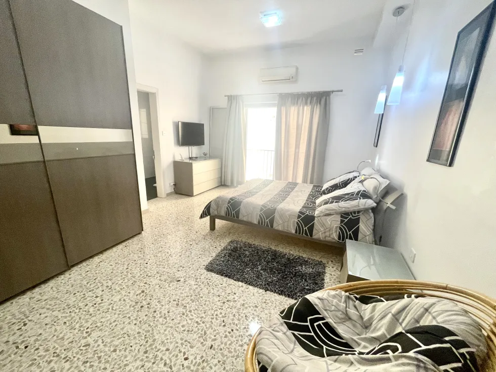 4 bed Apartment For Rent in Sliema, Sliema - thumb 10
