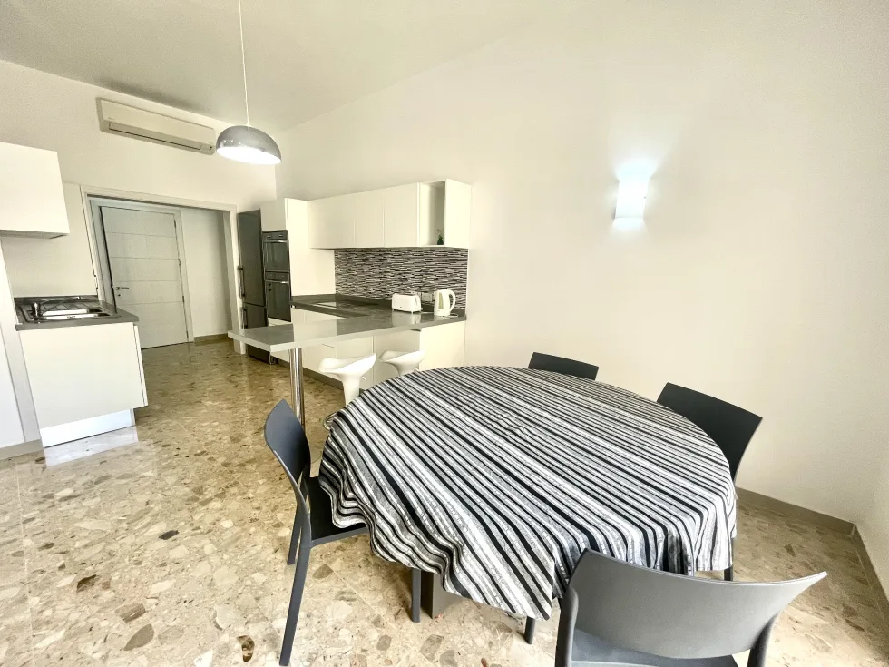 4 bed Apartment For Rent in Sliema, Sliema - thumb 3