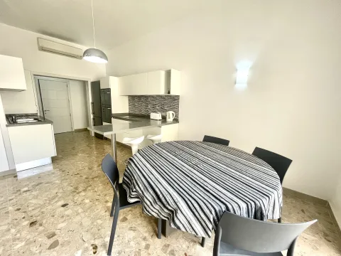 4 bed Apartment For Rent in Sliema, Sliema - thumb 3