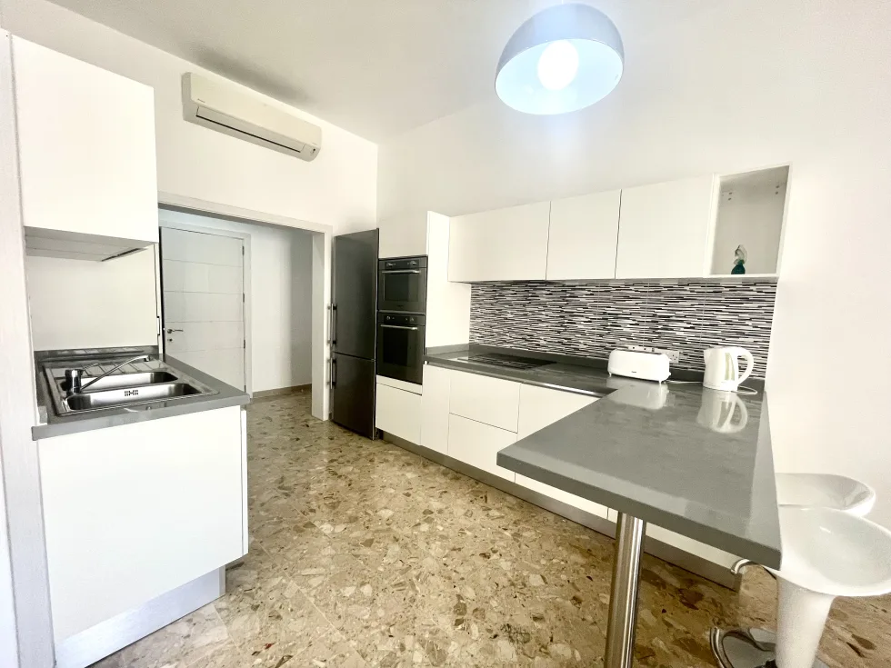 4 bed Apartment For Rent in Sliema, Sliema - thumb 4
