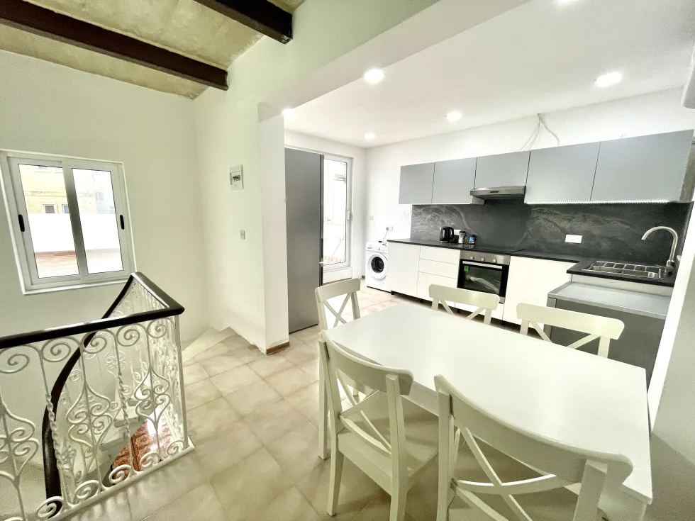 3 bed Town House For Rent in Gzira, Gzira - thumb 2