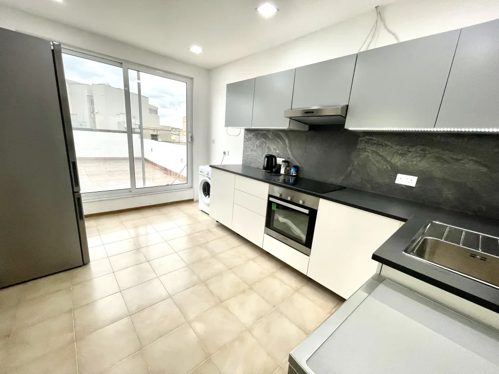 3 bed Town House For Rent in Gzira, Gzira - thumb 4