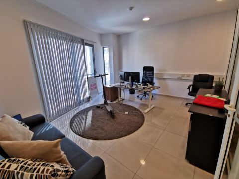 0 bed Office For Rent in Sliema, Sliema - thumb 4