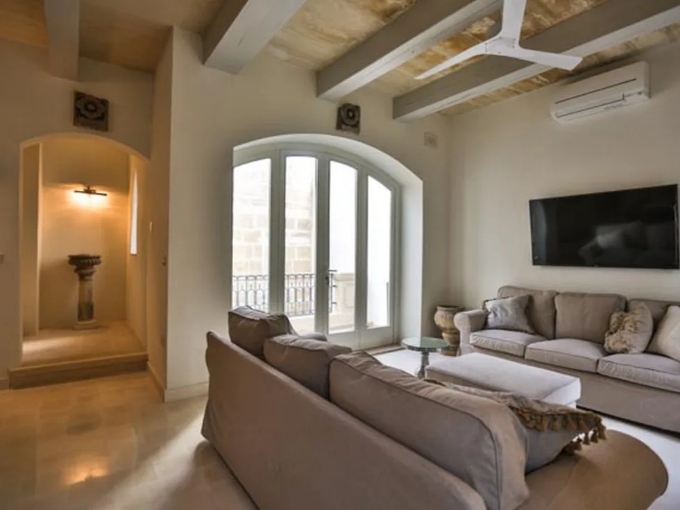 3 bed Town House For Rent in St Julian's, St Julian's - thumb 2