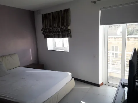 2 bed Penthouse For Rent in St Julian's, St Julian's - thumb 8