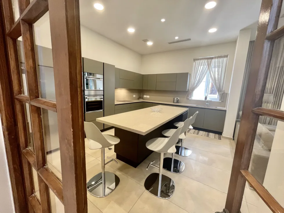 3 bed Town House For Rent in Sliema, Sliema - thumb 11