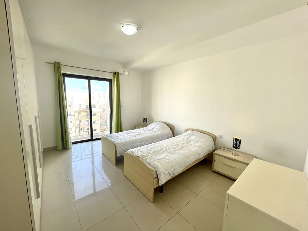 3 bed Apartment For Rent in Sliema, Sliema - thumb 8