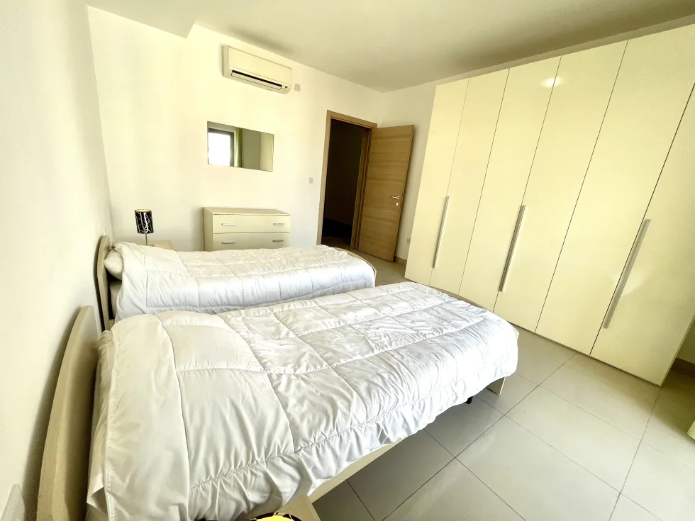 3 bed Apartment For Rent in Sliema, Sliema - thumb 9