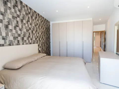 3 bed Apartment For Rent in Ta' Xbiex, Ta' Xbiex - thumb 9