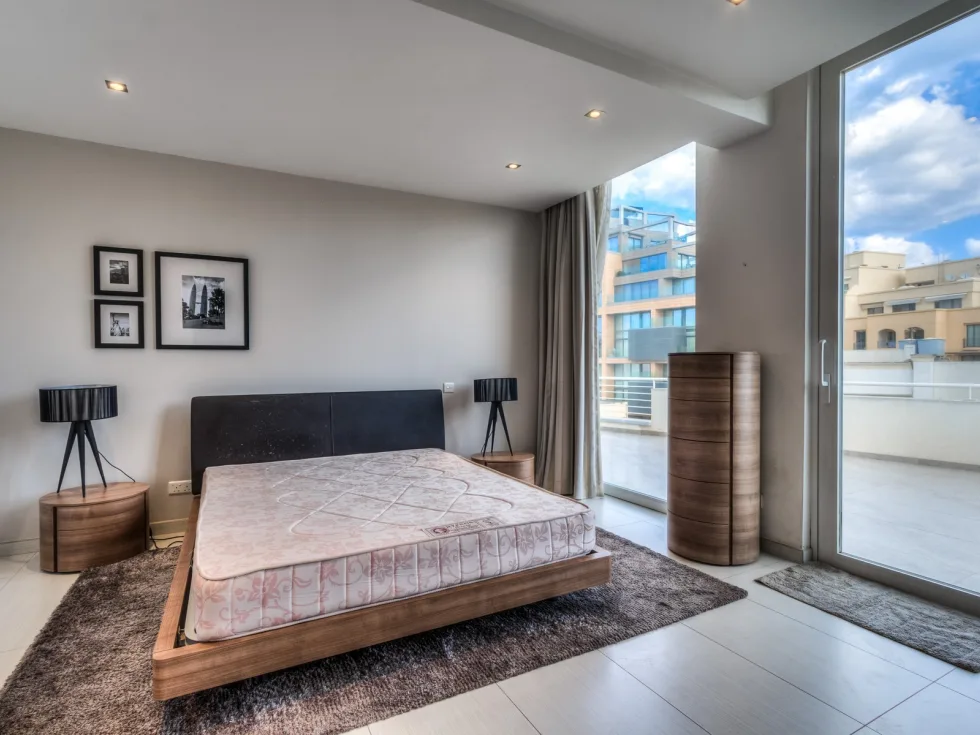 2 bed Penthouse For Rent in St Julian's, St Julian's - thumb 9