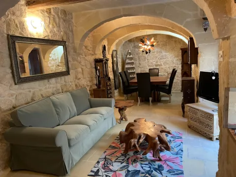 4 bed House of Character For Rent in Mosta, Mosta - thumb 2