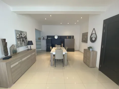 2 bed Apartment For Rent in Sliema, Sliema - thumb 4