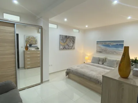 2 bed Apartment For Rent in Sliema, Sliema - thumb 5