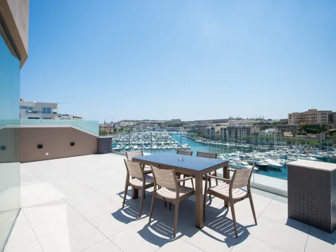 2 bed Penthouse For Rent in Ta' Xbiex, Ta' Xbiex - thumb 1