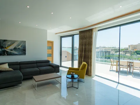 2 bed Penthouse For Rent in Ta' Xbiex, Ta' Xbiex - thumb 11