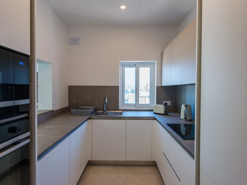 2 bed Penthouse For Rent in Ta' Xbiex, Ta' Xbiex - thumb 6