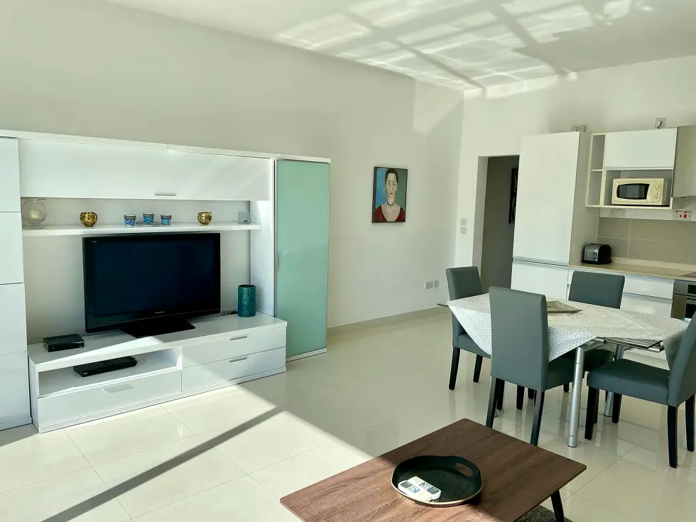 2 bed Apartment For Rent in St Julian's, St Julian's - thumb 5