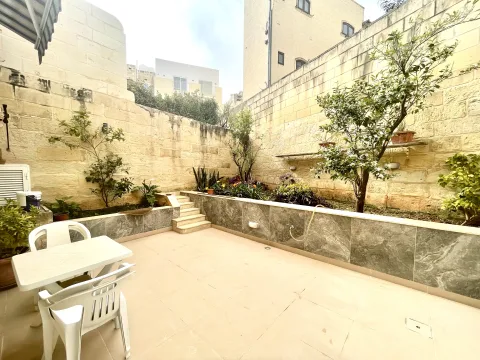3 bed Town House For Rent in Sliema, Sliema - thumb 1