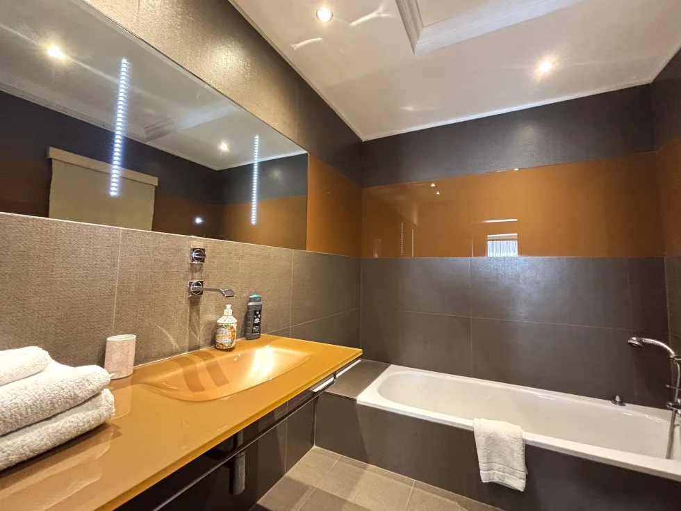 3 bed Apartment For Rent in Sliema, Sliema - thumb 8