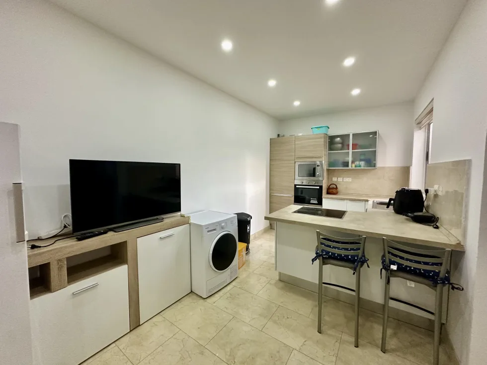 3 bed Apartment For Rent in Sliema, Sliema - thumb 3