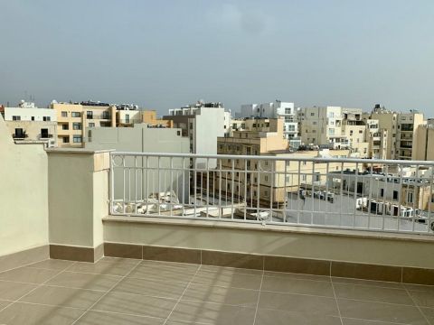 3 bed Penthouse For Rent in Sliema, Sliema - thumb 3