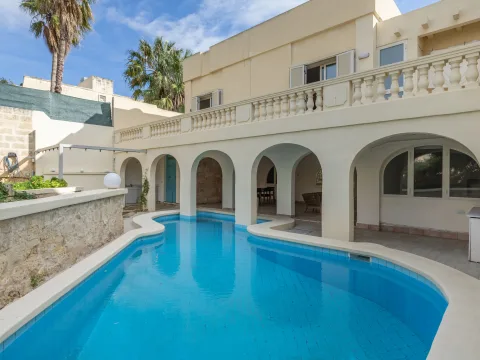 5 bed Terraced House For Rent in Attard, Attard - thumb 1