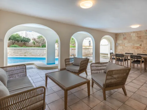 5 bed Terraced House For Rent in Attard, Attard - thumb 2